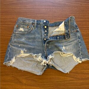 Women’s Levis 501 Jean shorts size 32